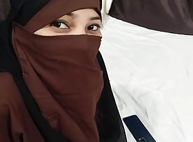 Juicy pussy be proper of a lovely Muslim girl, I've never fucked before