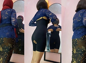Fitting Hijab Kebaya Dress With Thai Maid