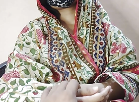 Bari Baji Ne Di Chote Bhai Apni Chut-Clear Hindi Conversation ?