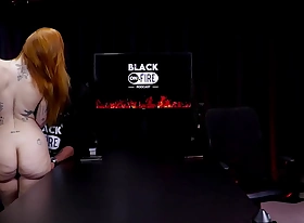 Não gosta do debate 30 contra 1, as pessoas mudam pela necessidade, e o estalo que deu para mudar de vida foi... - Bella Ruiva (WATCH ON: SHEER/RED)