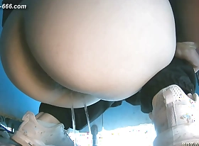chinese girls go to toilet.296